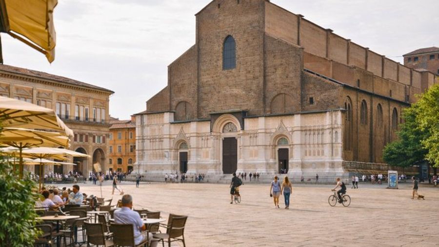 Bologna Private Walking Tour with a Local Host