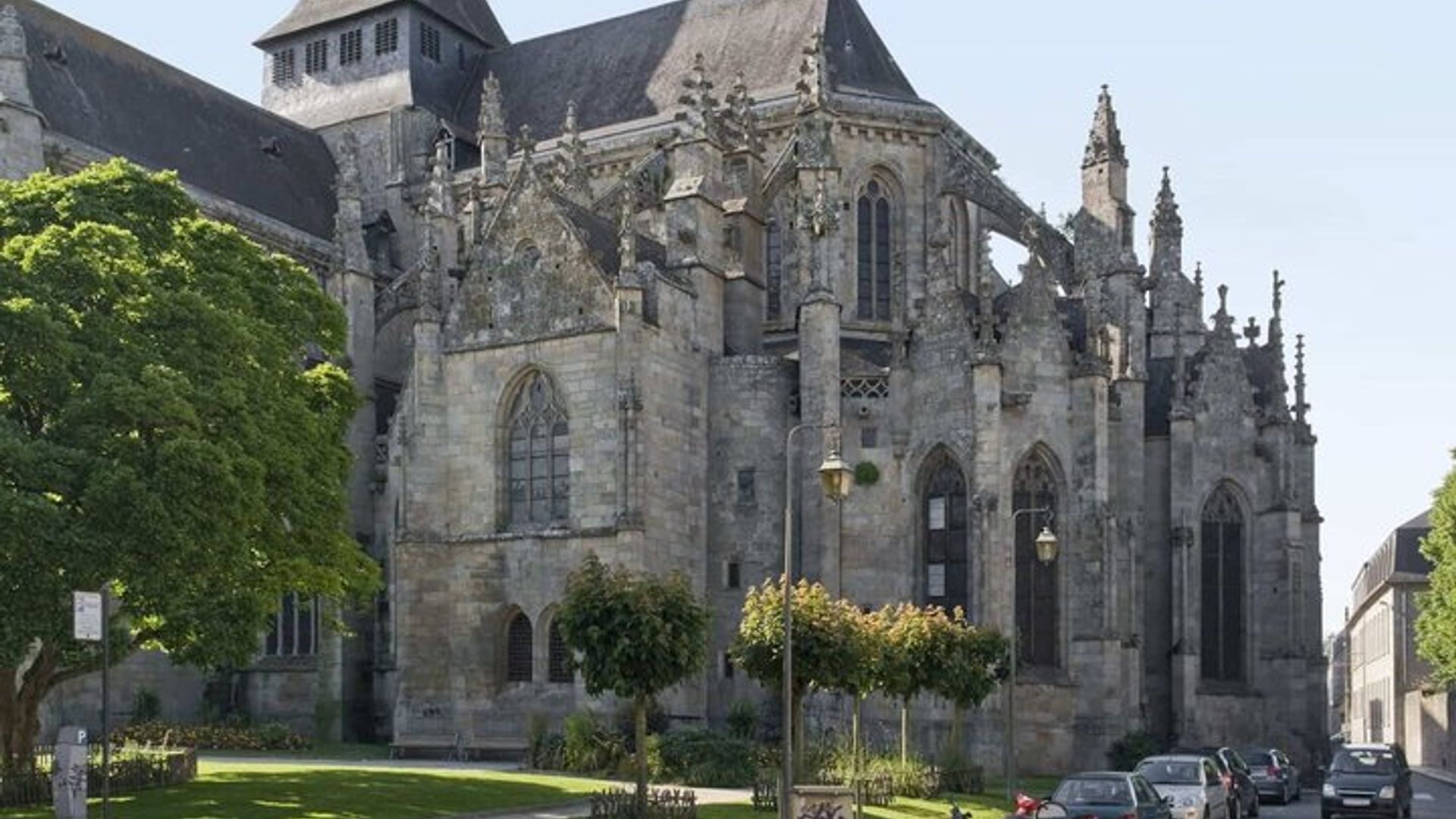 Bonjour Dinan : Privé 2 - Heure Intro City Walk avec Guide Local