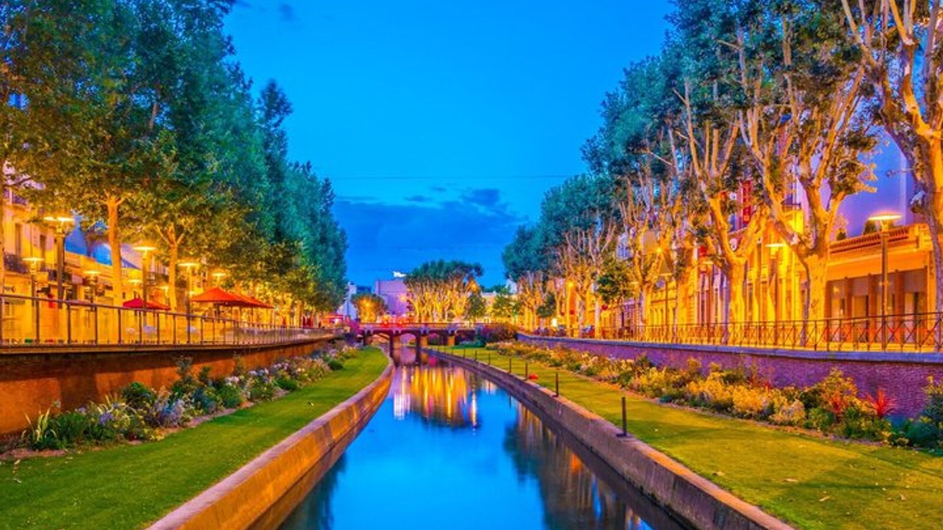 Perpignan 1-hour audio guided walking tour and 19 audio commentaries