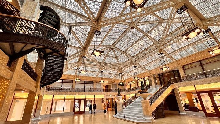 Chicago: Interior Architecture Walking Tour Inside the Loop