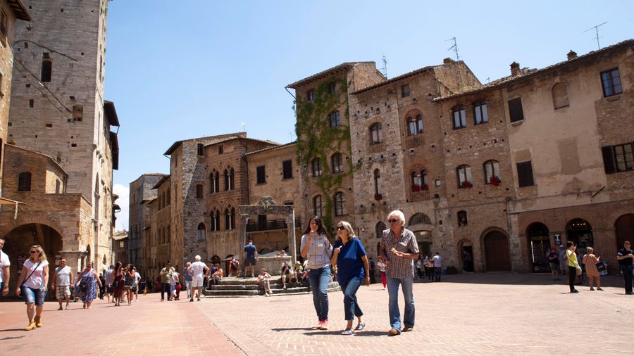 Private Tour - Classic Chianti Villages & San Gimignano with Wine Tastings & Lunch