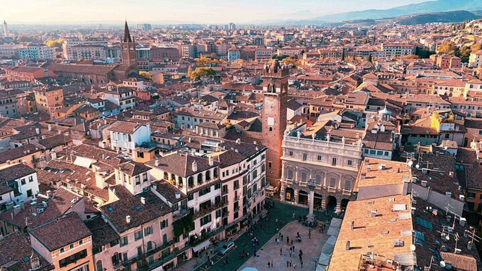 Verona Small-Group Walking Tour: Top Sights & Hidden Gems