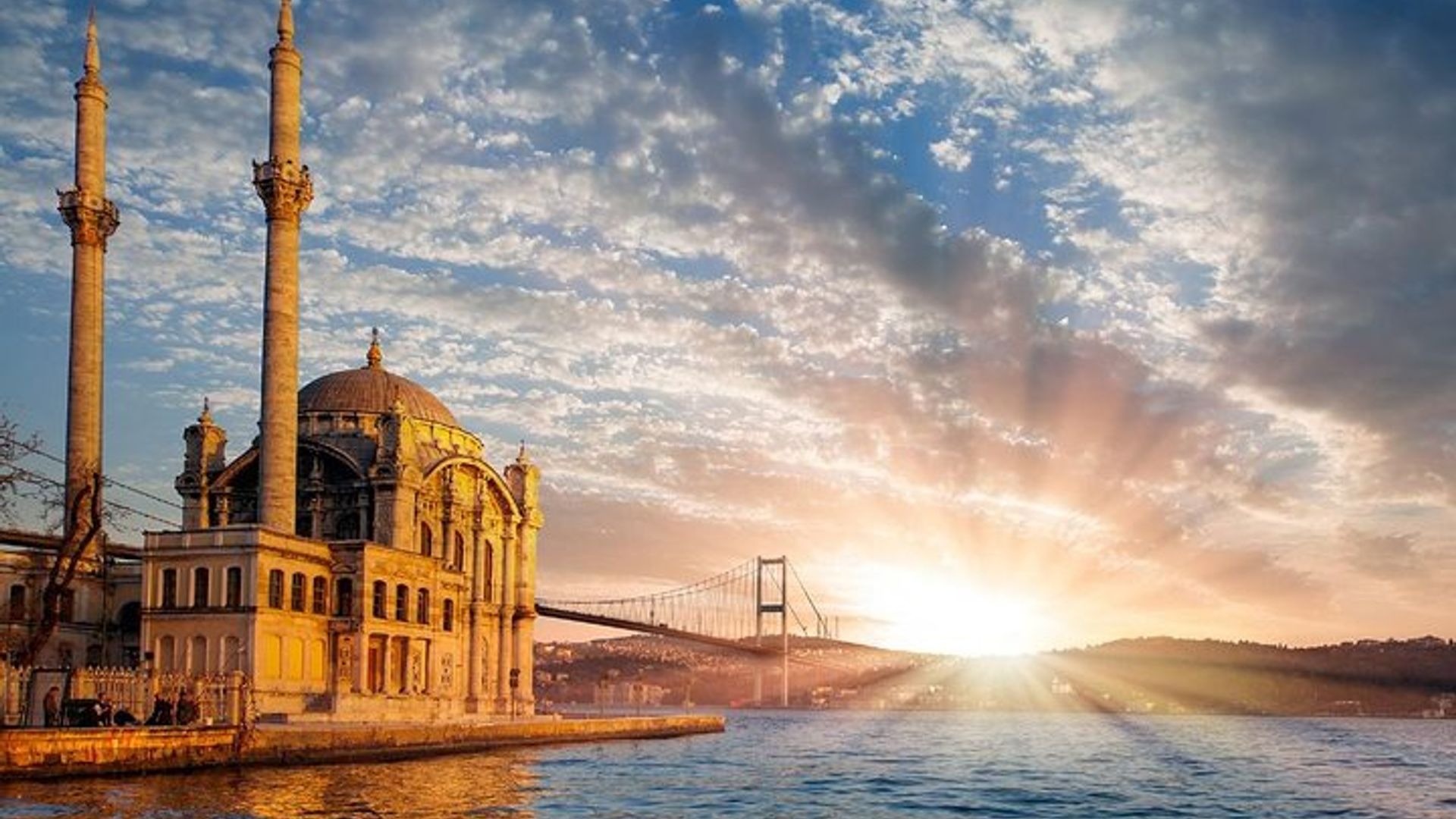 Dolmabahçe Palace with Bosphorus Cruise