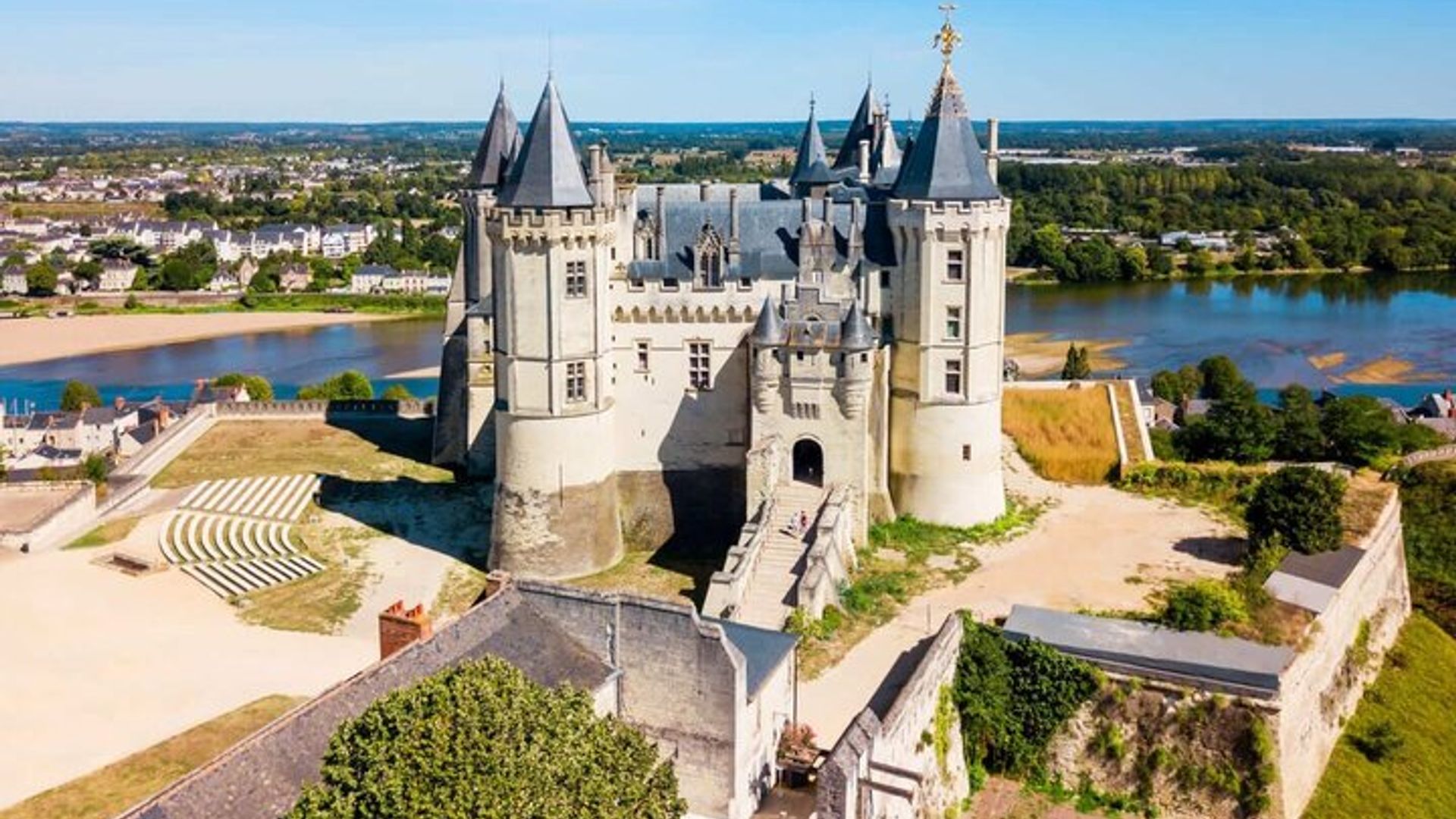 Bonjour Saumur : Privé 2 - Heure Intro City Walk avec Guide Local