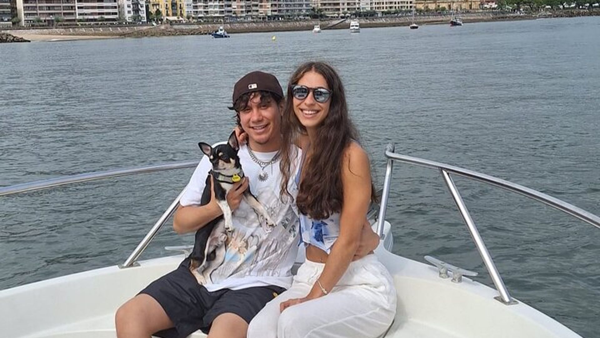 Discover Hondarribia from the Sea with Audio Guide