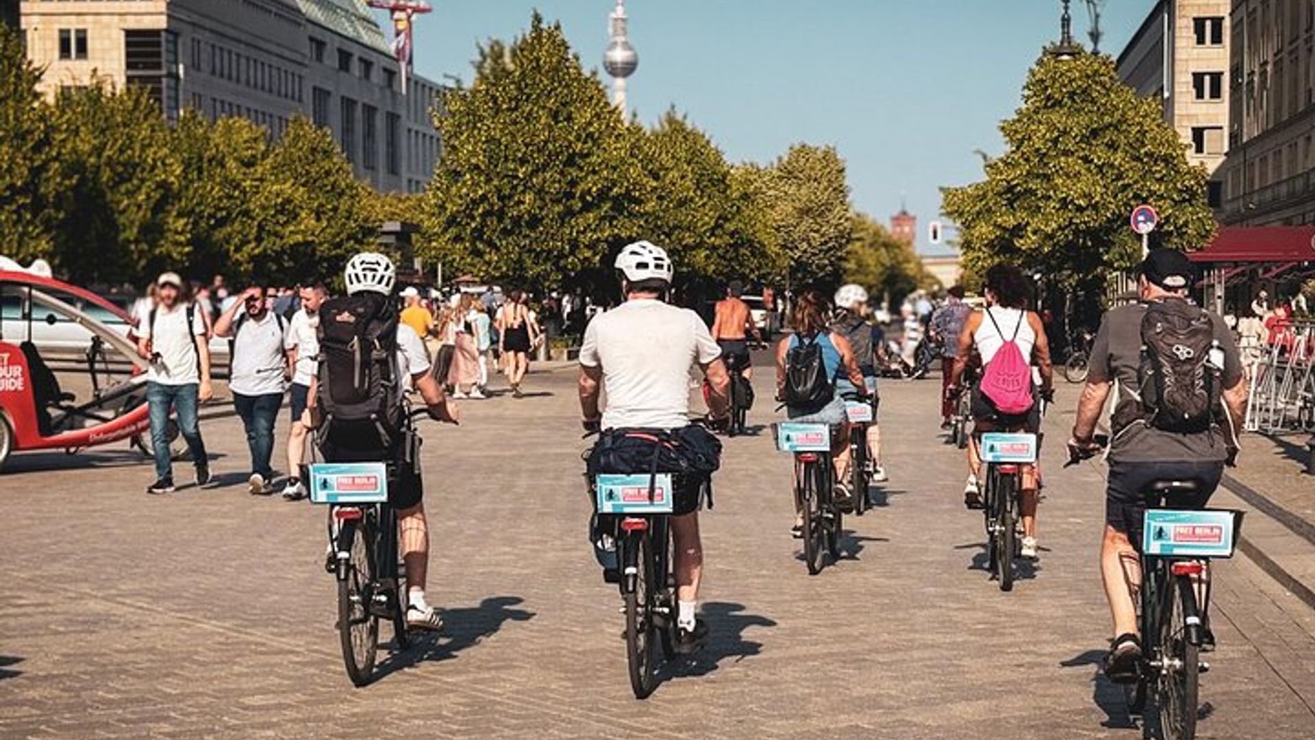 Berlin: School class Bike Tour of the Berlin Wall & Third Reich