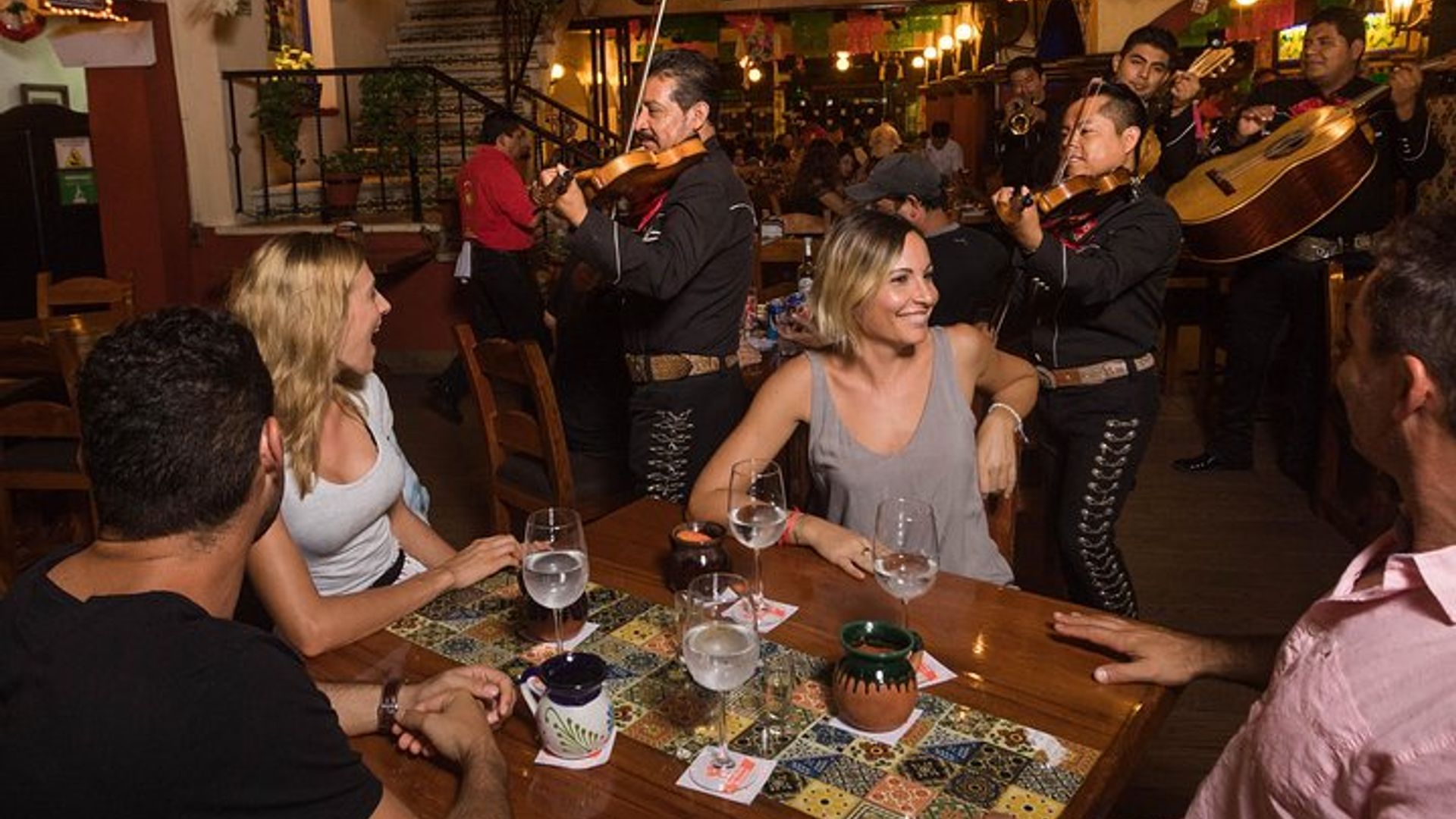 Cancun Taco and Beer Tour: Best Local Spots with Drinks image 2