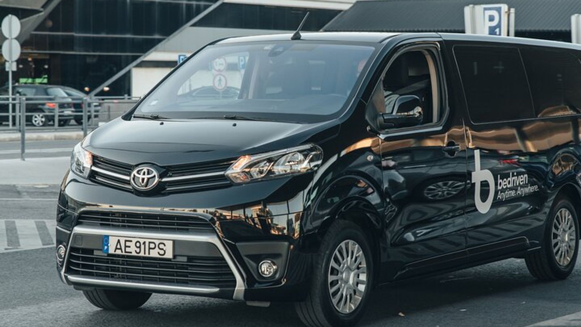 Porto Private City to Airport Transfer