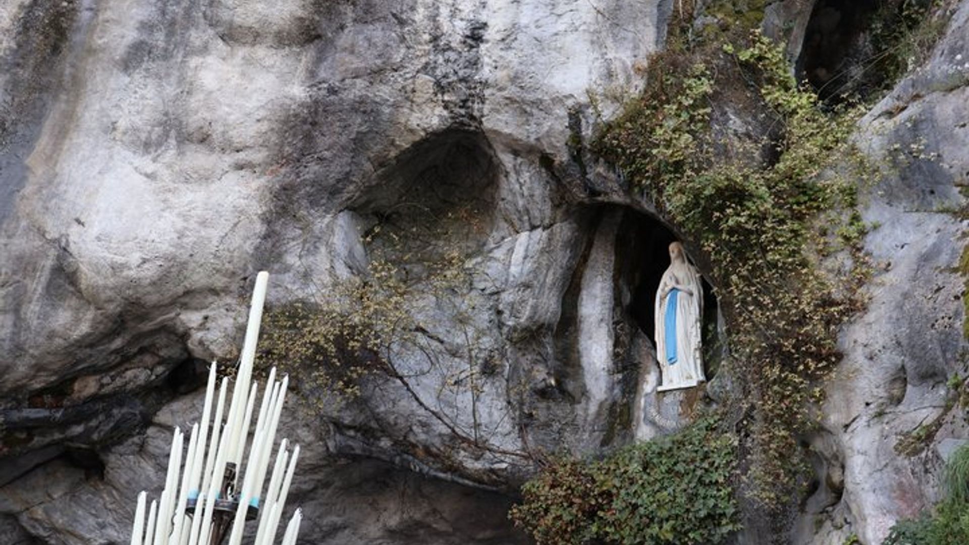 Tour privado espiritual de Lourdes desde San Sebastián
