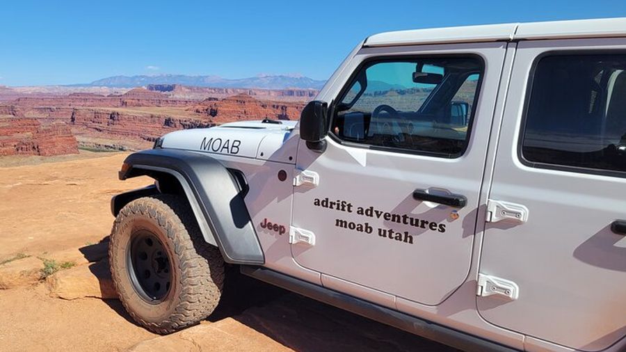 Canyonlands NP. Backcountry Morning or Afternoon 4X4 JEEP