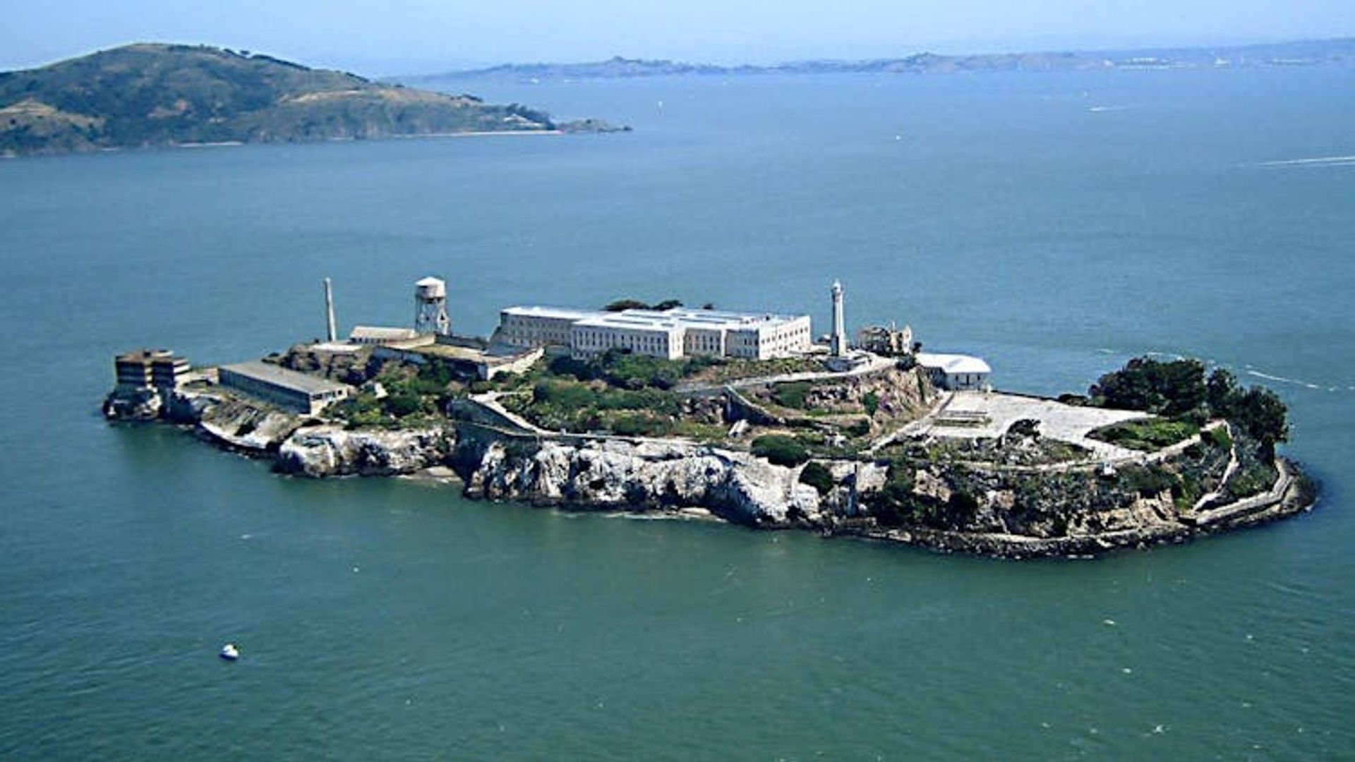Alcatraz tour including ferry boat and Wharf lunch credit image 1