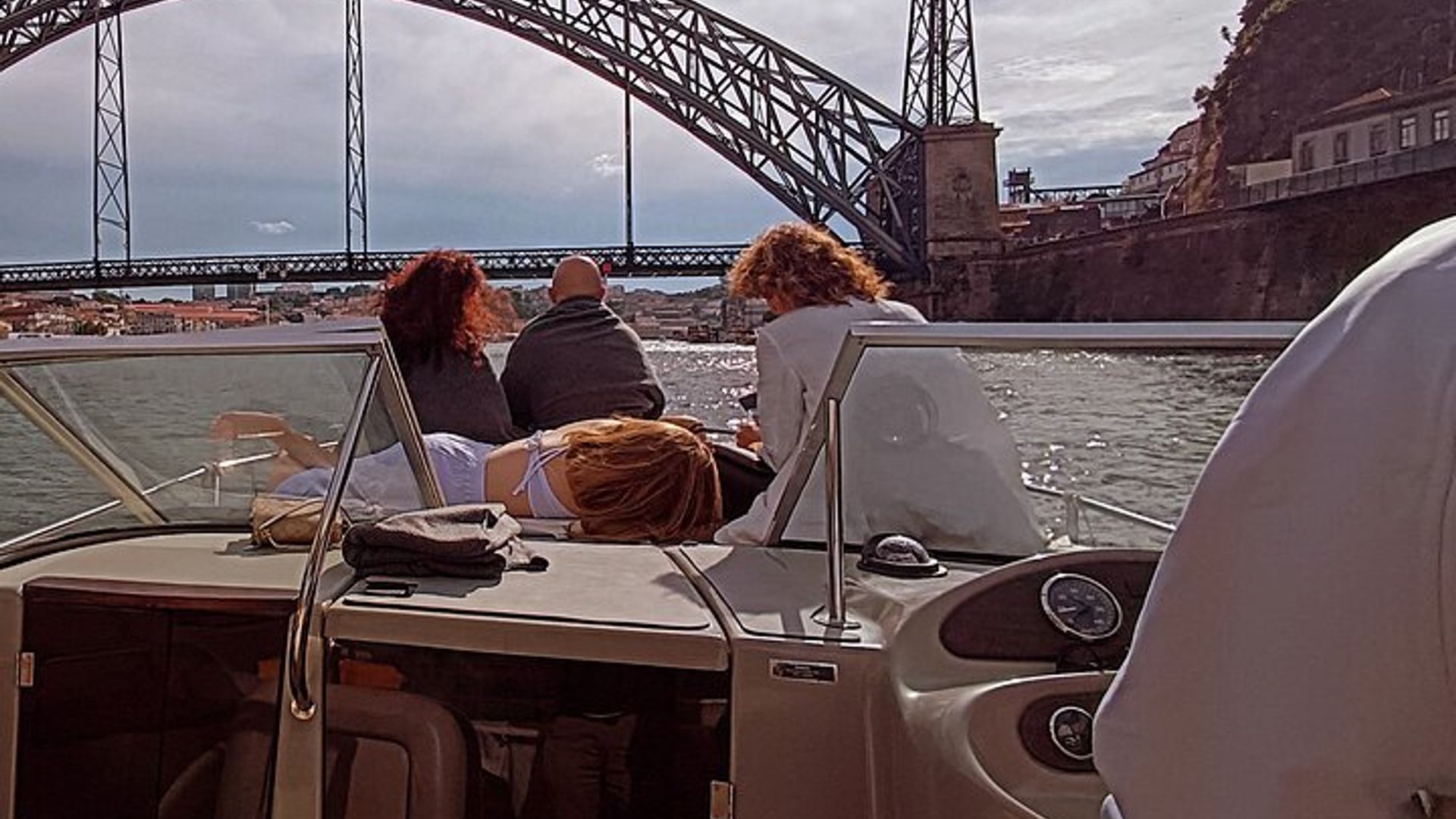 6 Bridges and Ribeira Boat Tour (1h30m) with Sunset Option