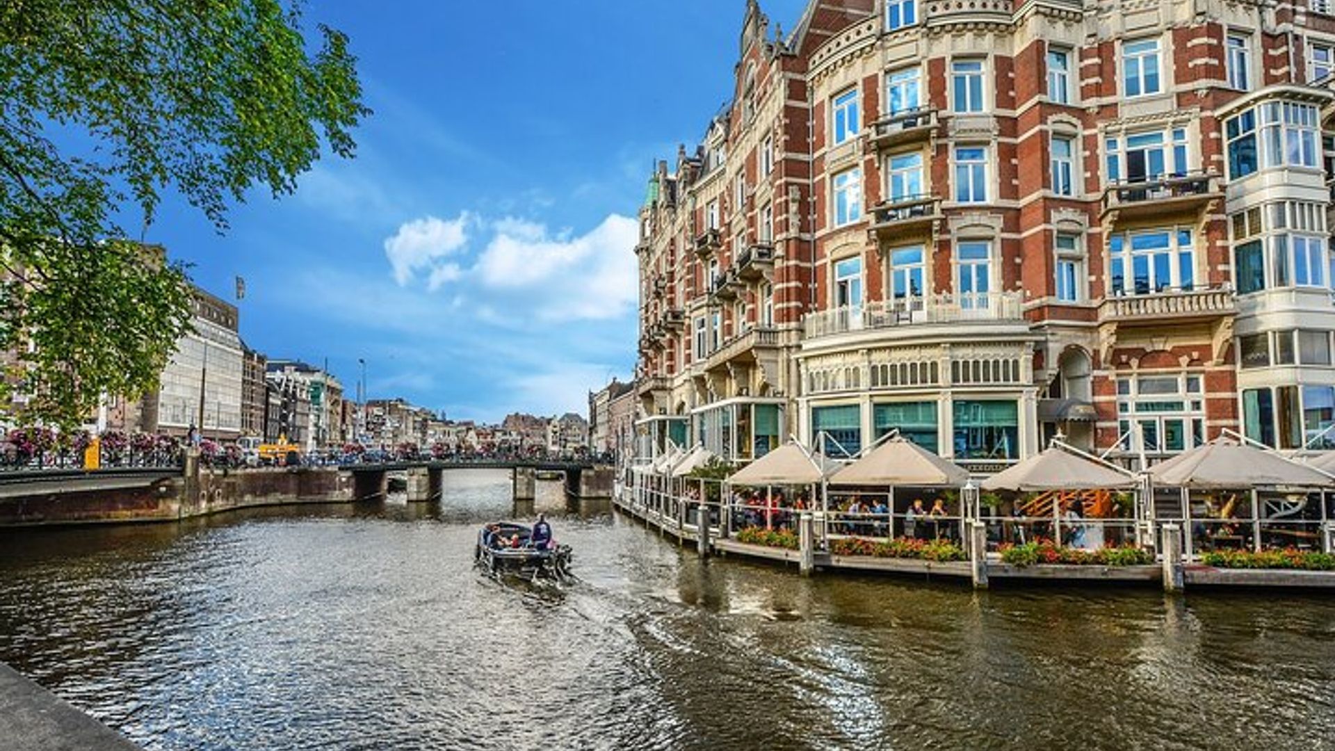 Paris to Amsterdam: Private Transfer With Brussels Stop