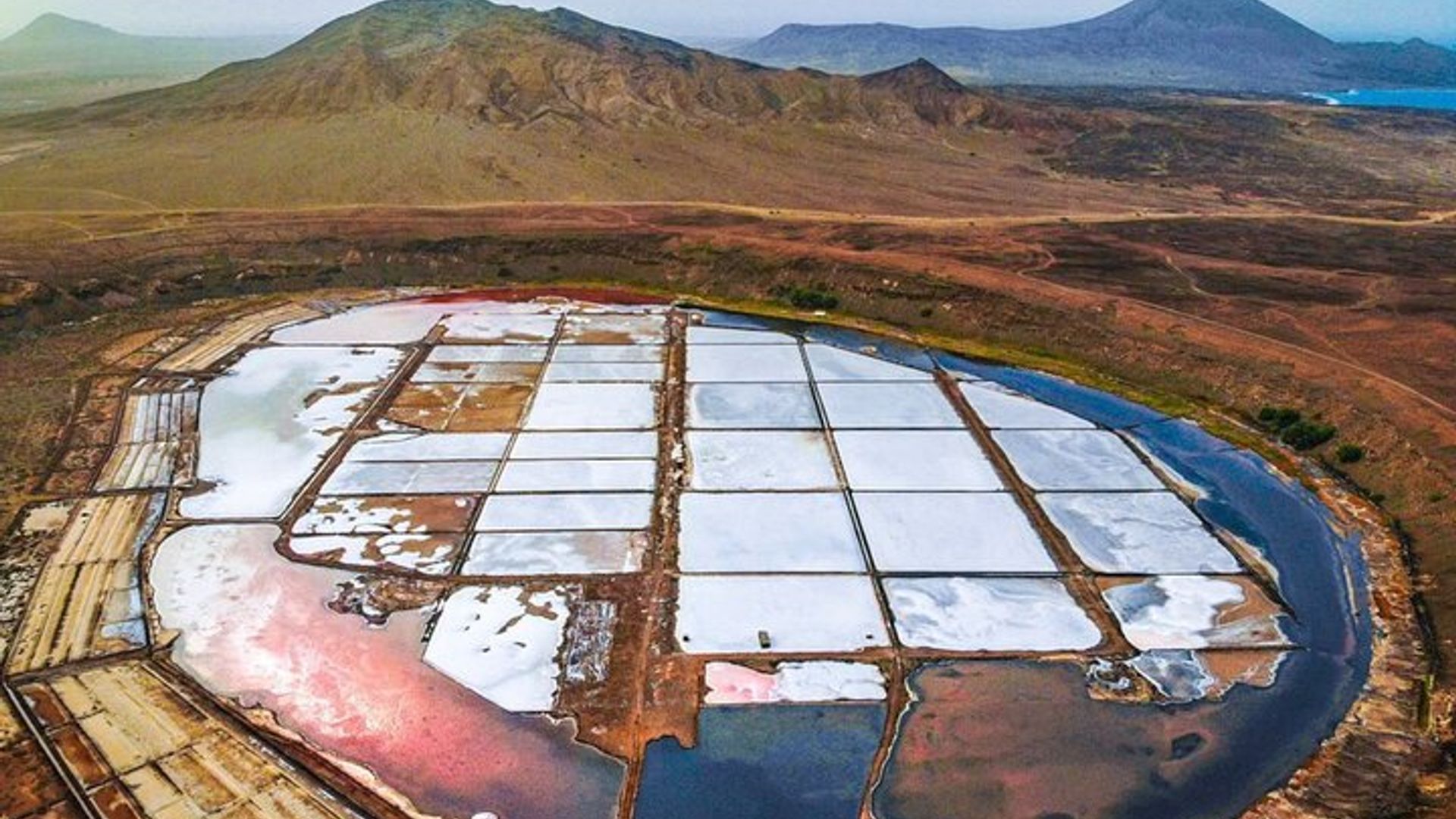 Private Sal island: Pedra de Lume Village, Salt Lake & Shark Tour