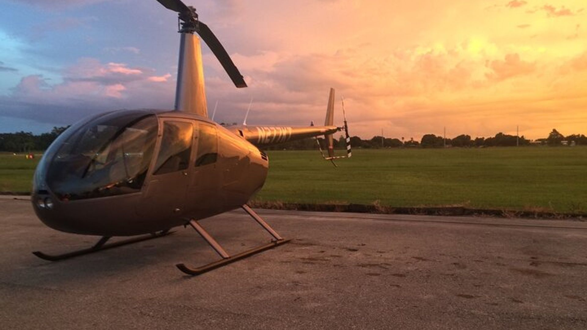 Tour en helicóptero de 31 millas por todos los parques temáticos