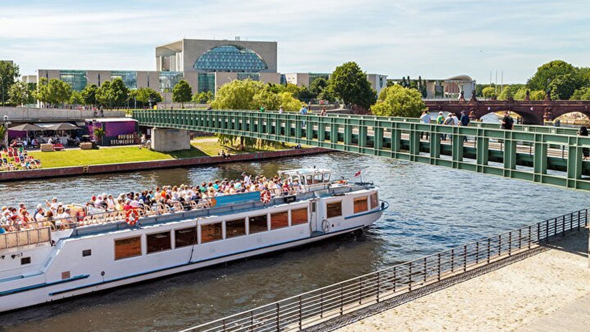 3 days River Cruise, Walking Tour and Sightseeing Bus Tour in Berlin