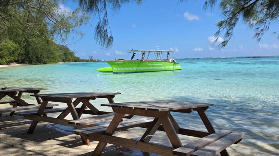 Activity/Excursion Lagoon Tour to Moorea by Canoe 6 hours