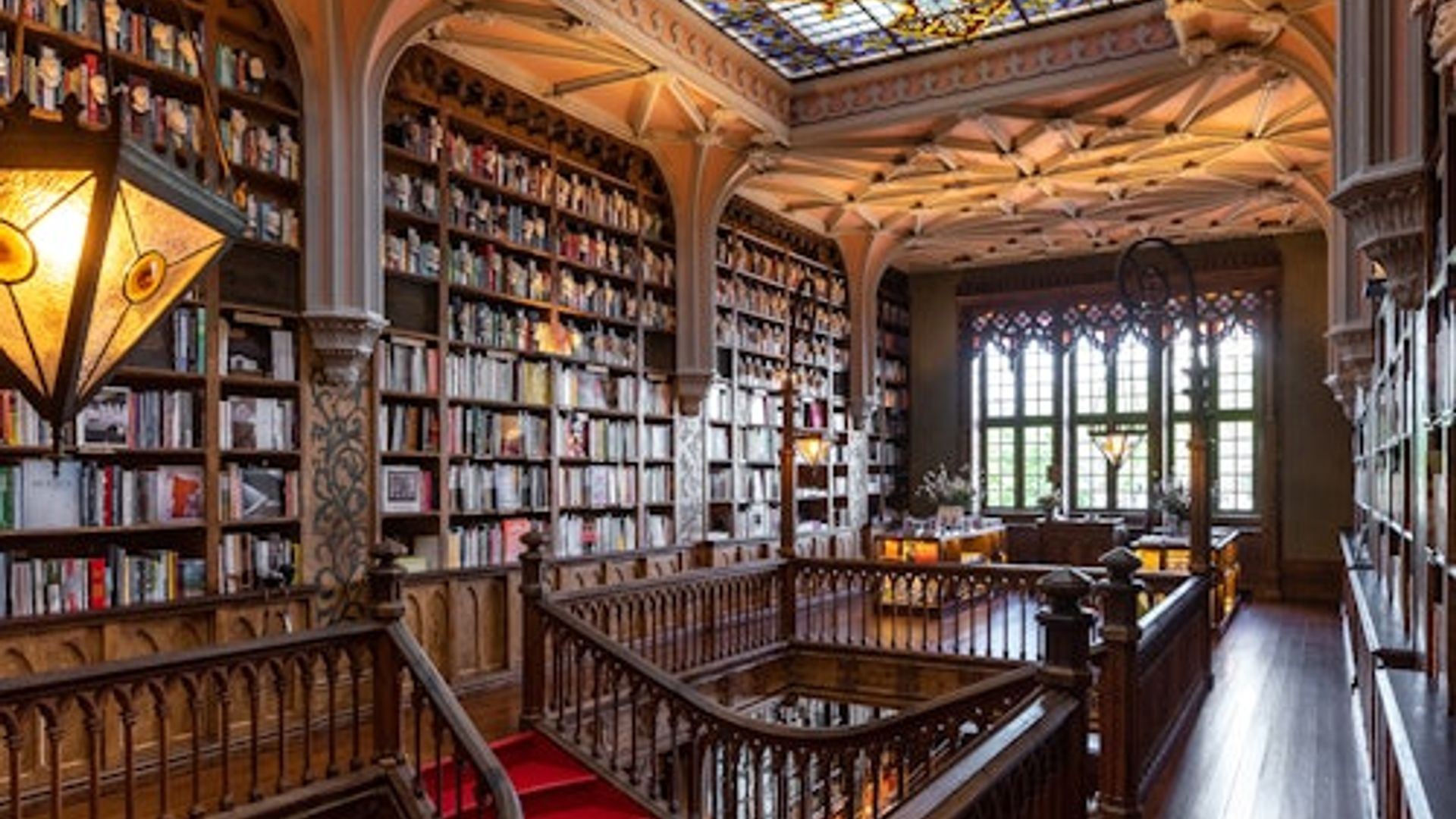 Livraria Lello: Golden Entry Ticket + Book