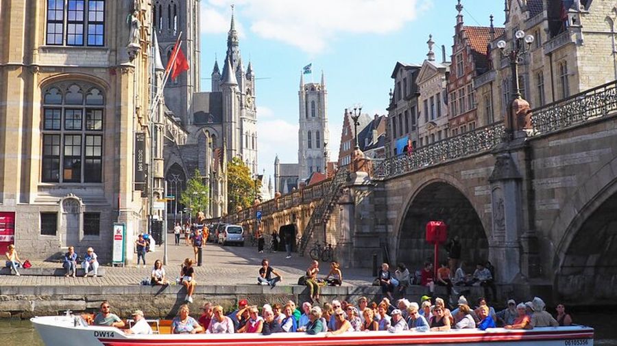 40-Minute Guided boat trip in medieval Ghent