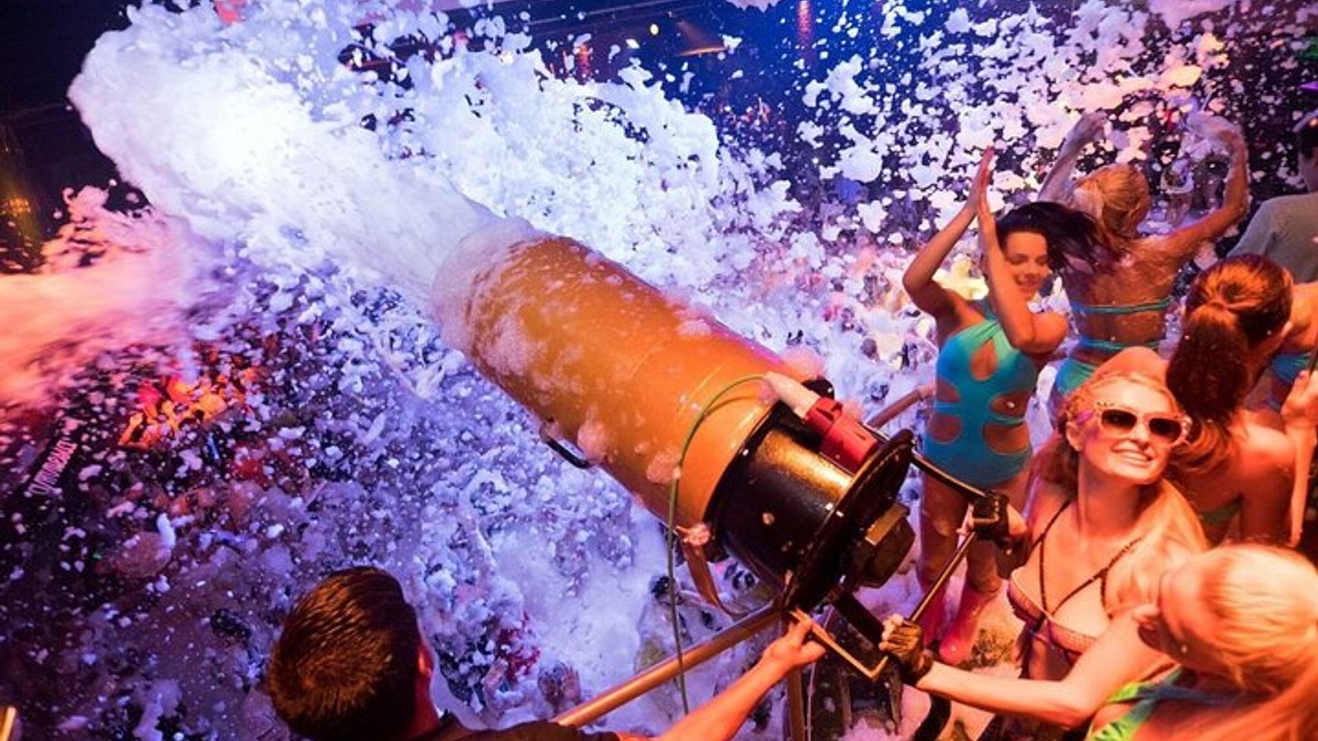 Mega Star Yacht Tour with Lunch, Foam Party & Transfer From Belek