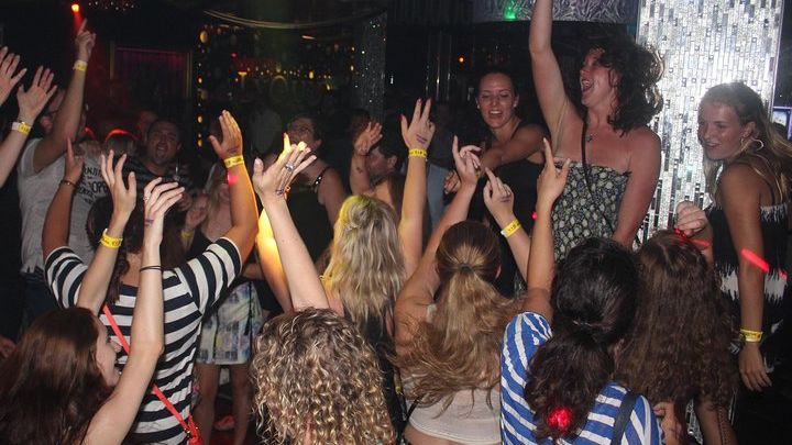 Cairns Pub and Club Tour With Drinks and VIP Entry