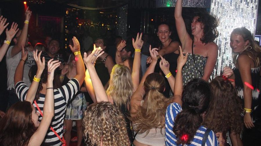 Cairns Pub and Club Tour With Drinks and VIP Entry