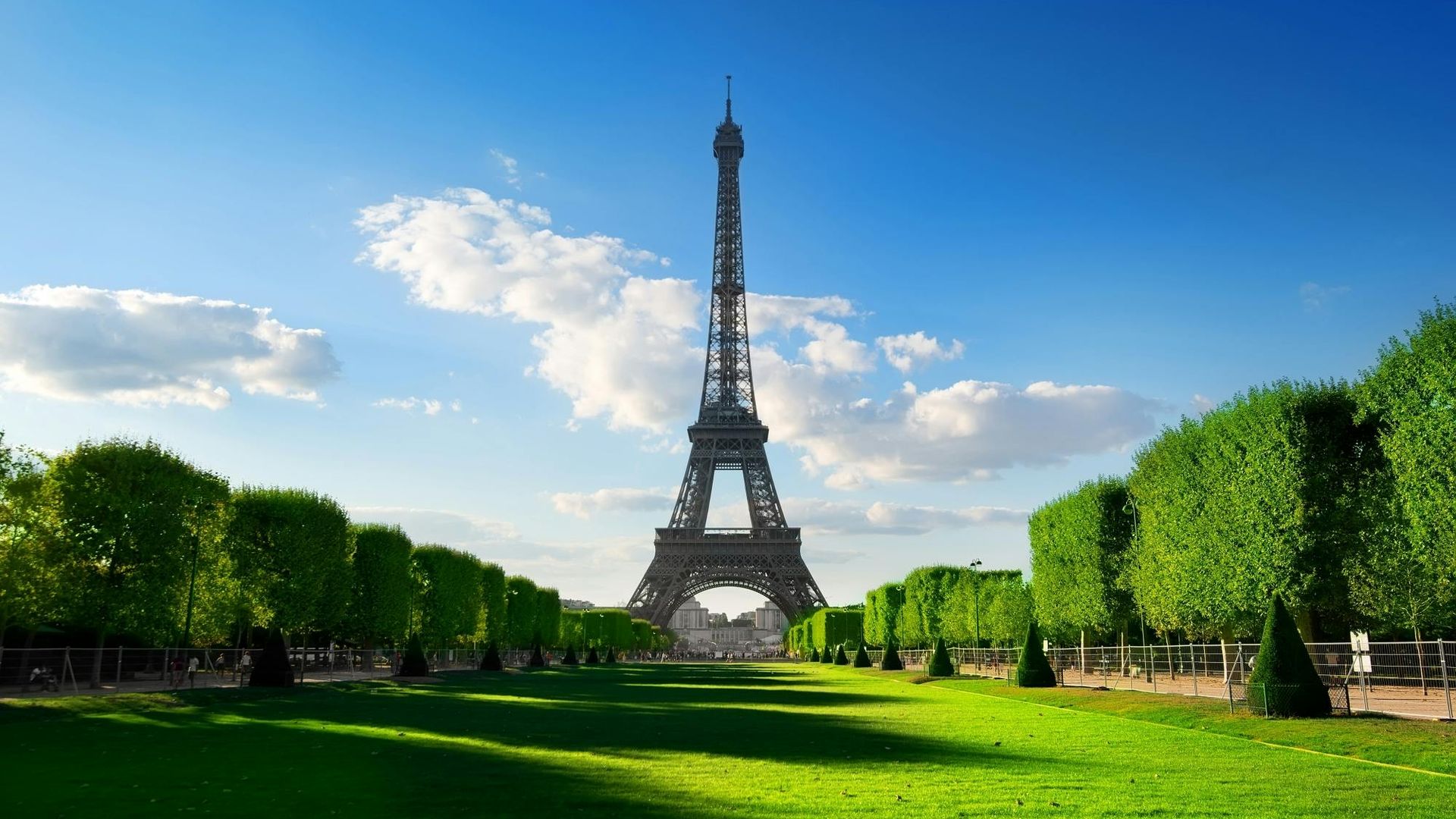 Paris history and food culture AI-generated audio tour
