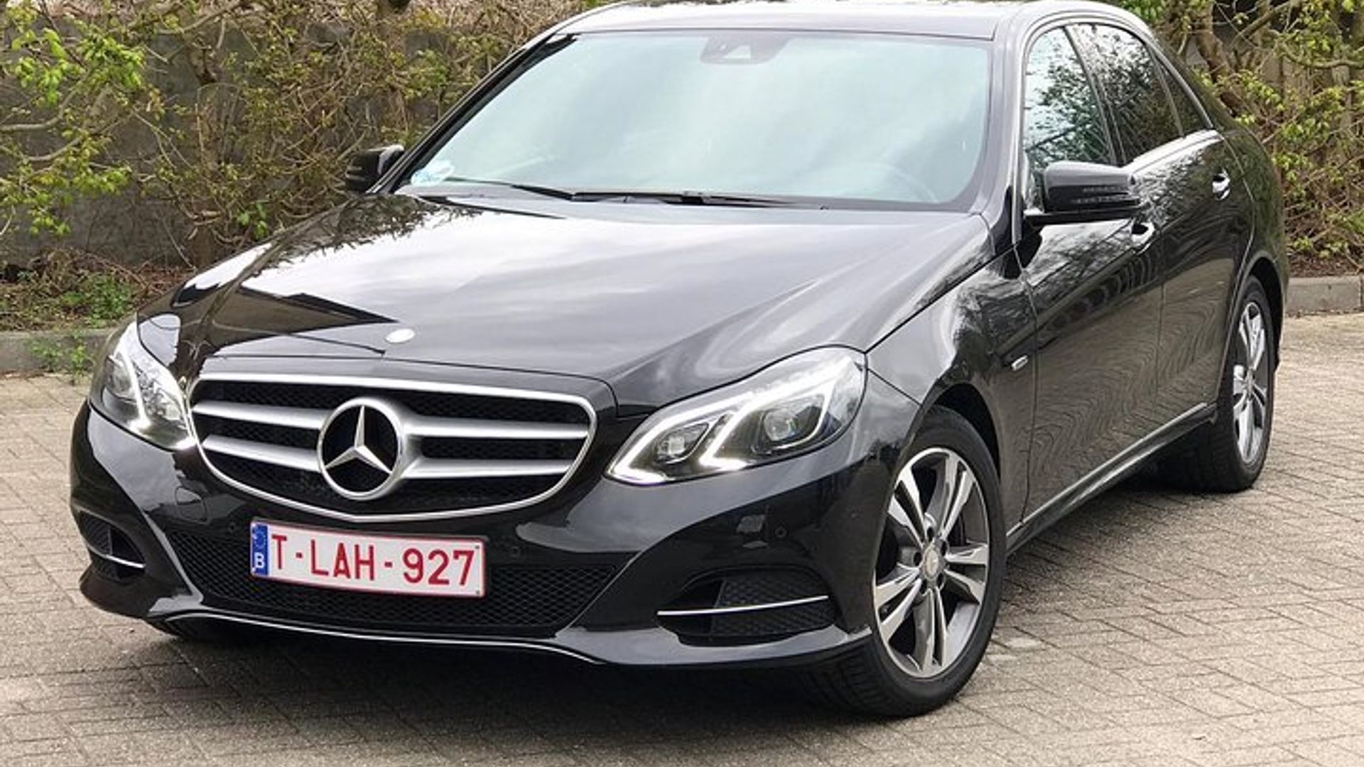 Véhicule de luxe de l'aéroport de Charleroi à la ville de Bruxelles