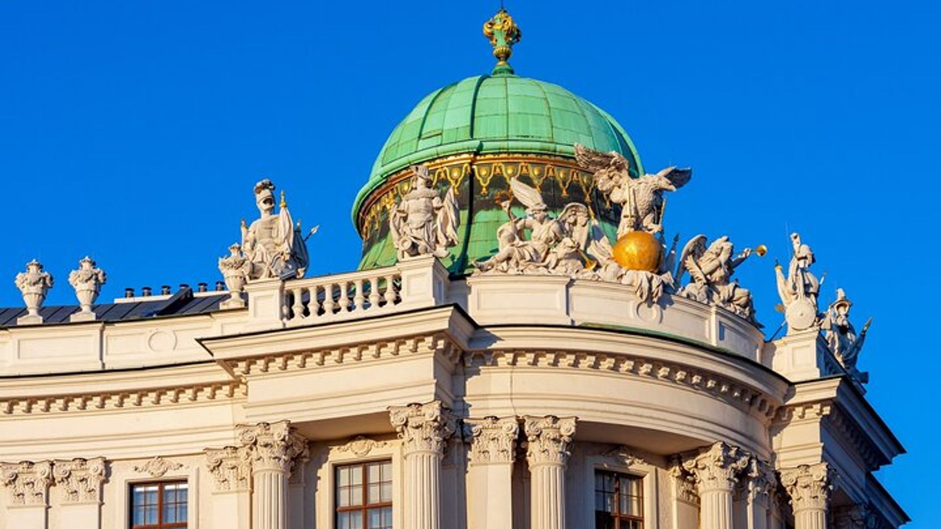 Visite coupe-file du musée Sisi et des jardins du palais de la Hofburg à Vienne