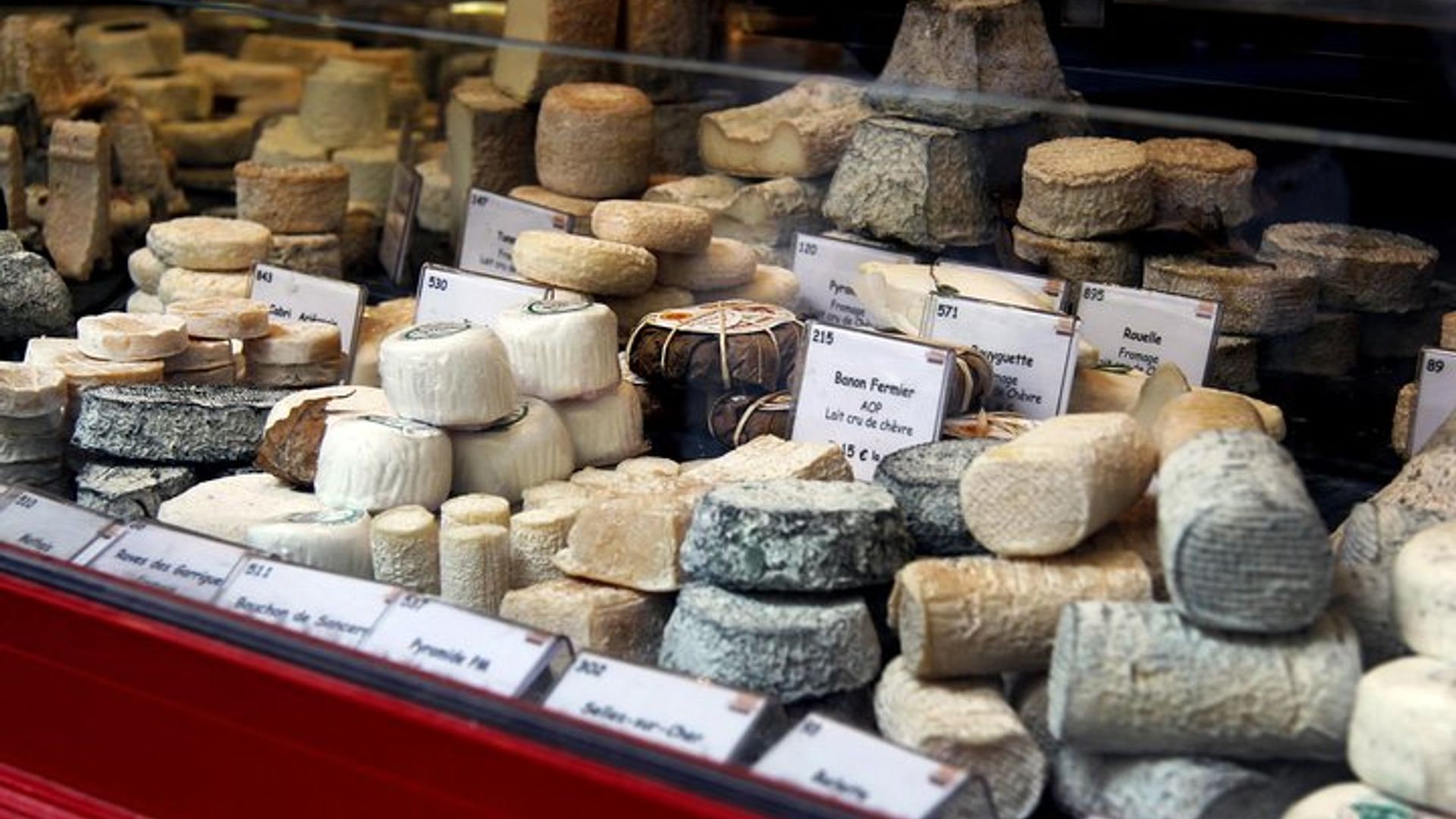 Paris: Eiffel Tower District Small-Group Food Tasting Tour