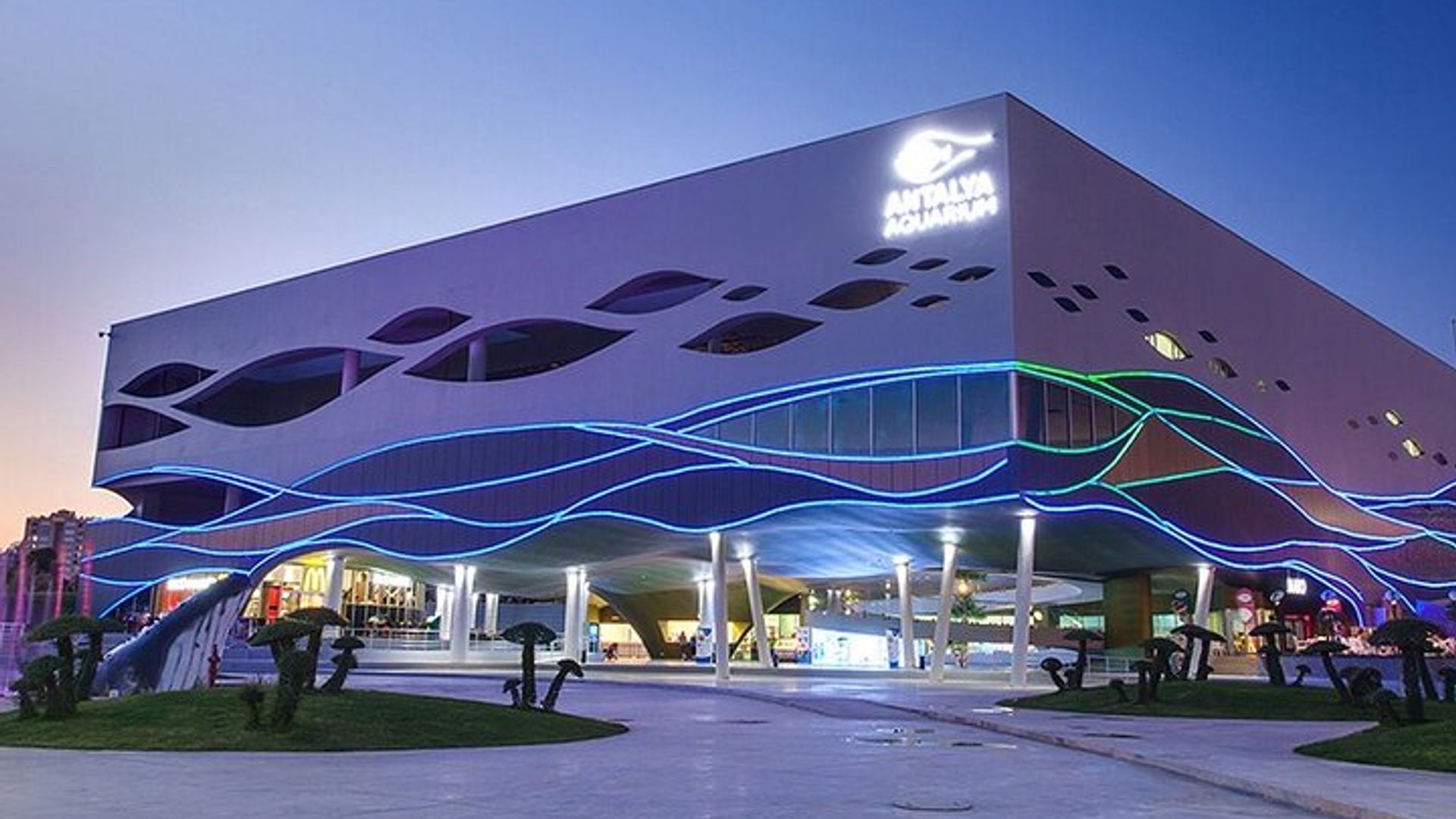 Antalya Aquarium with Entrance and Roundtrip Transfer from Alanya
