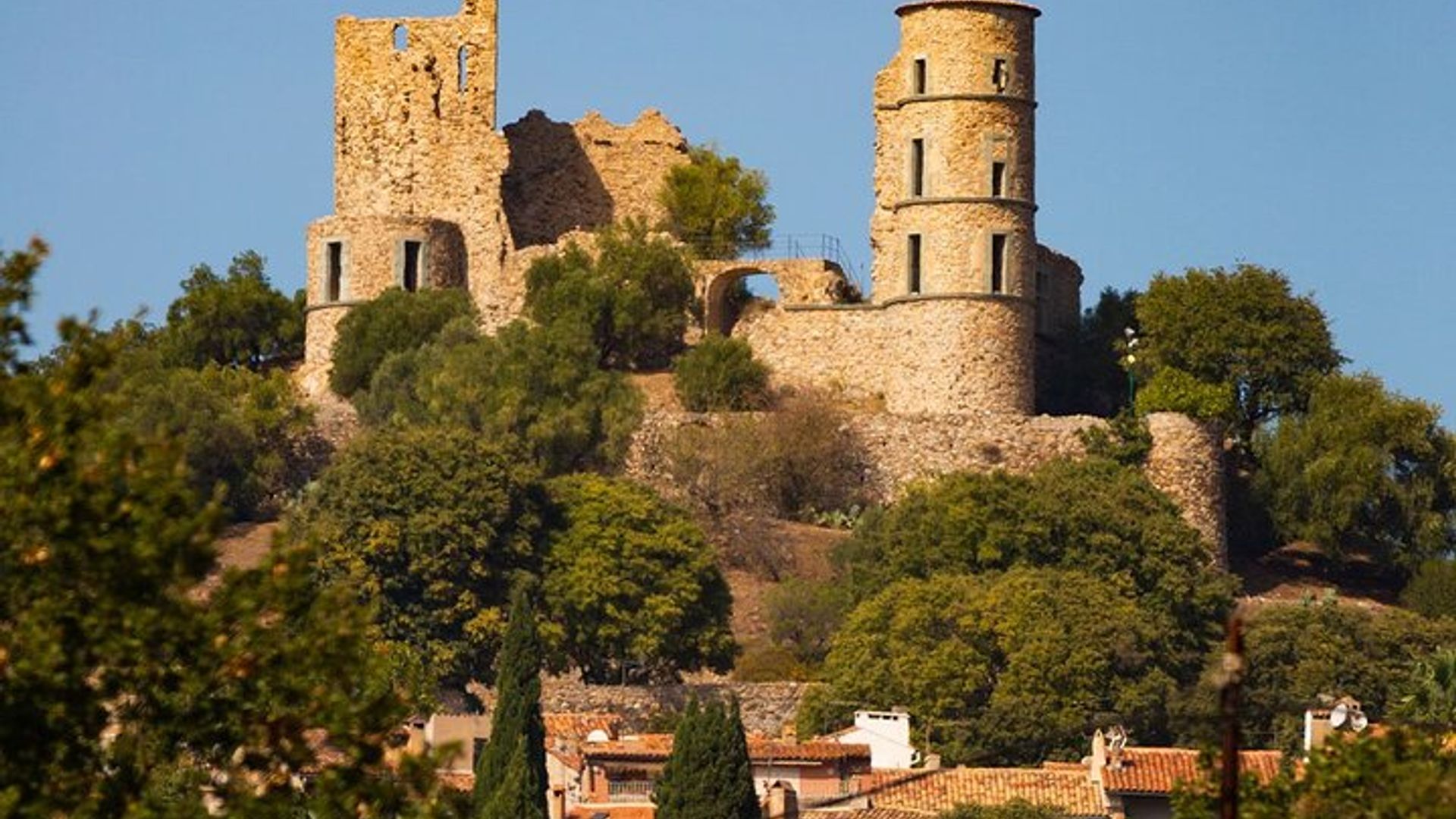 Tour privado de Saint-Tropez a Port Grimaud y Grimaud Village