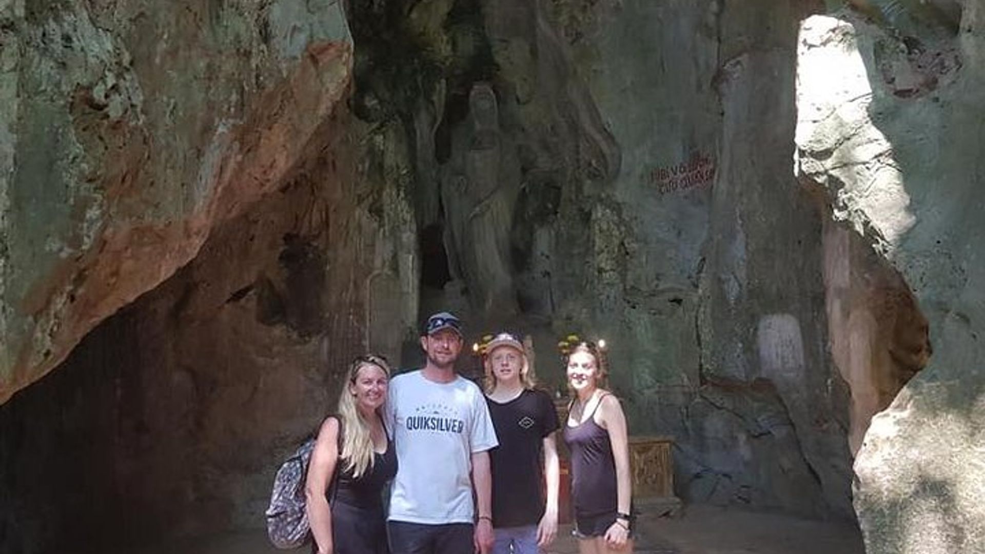Visite privée MARBLE MOUNTAIN-Caves &HOI AN Ancient Town-BoatRide