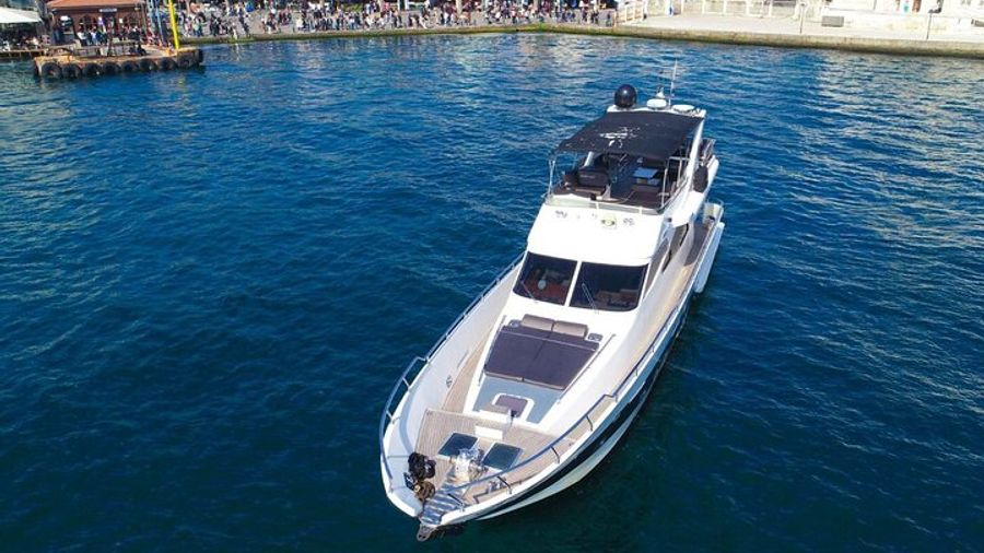 Bosphorus Private Yacht Cruise with Wifi, Snacks, Coffee/Tea