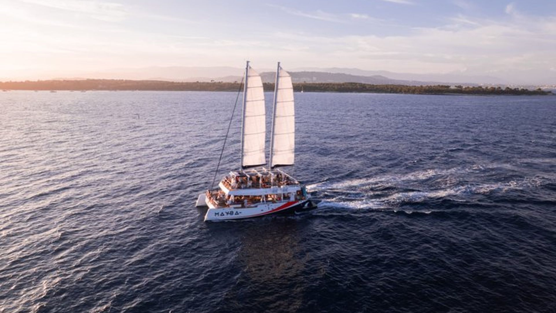 Marina Baie des Anges | Le Coucher de Soleil | Anse de la Salis