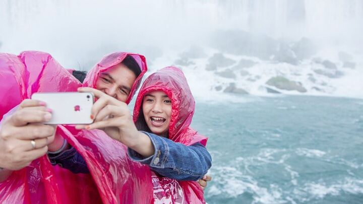 Niagara Falls: Boat Cruise and Niagara-on-the-Lake Tour
