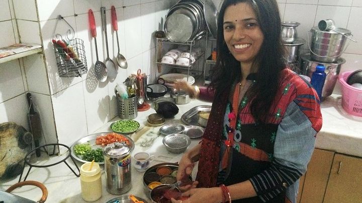 Jaipur Market Tour & Vegetarian Rajasthani Home Cooking Class