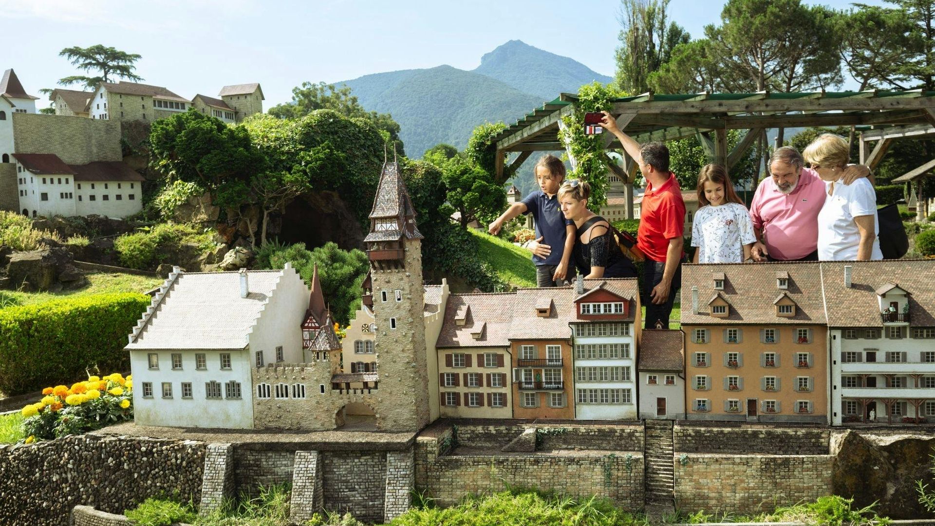 Zoo al Maglio and Swissminiatur combo ticket