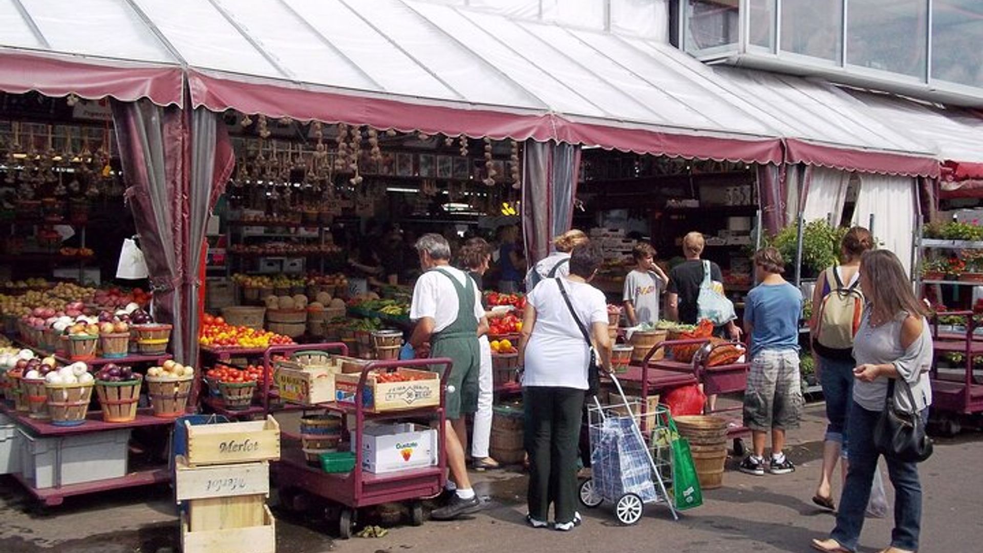 Montreal: Private Market Walking Tour With Little Italy