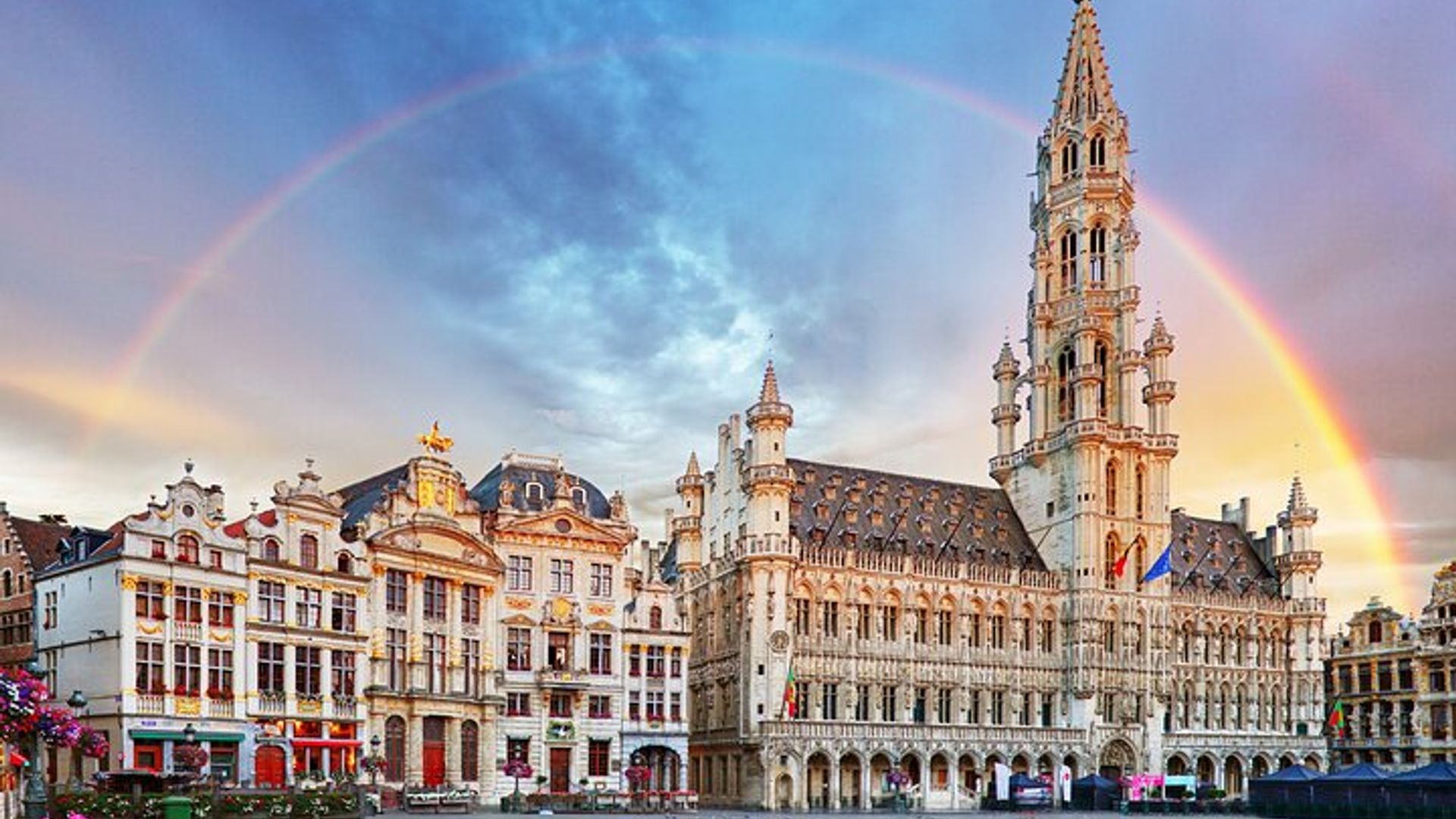 Private transfer from Bruges to Brussels, 2h Stop in Ghent