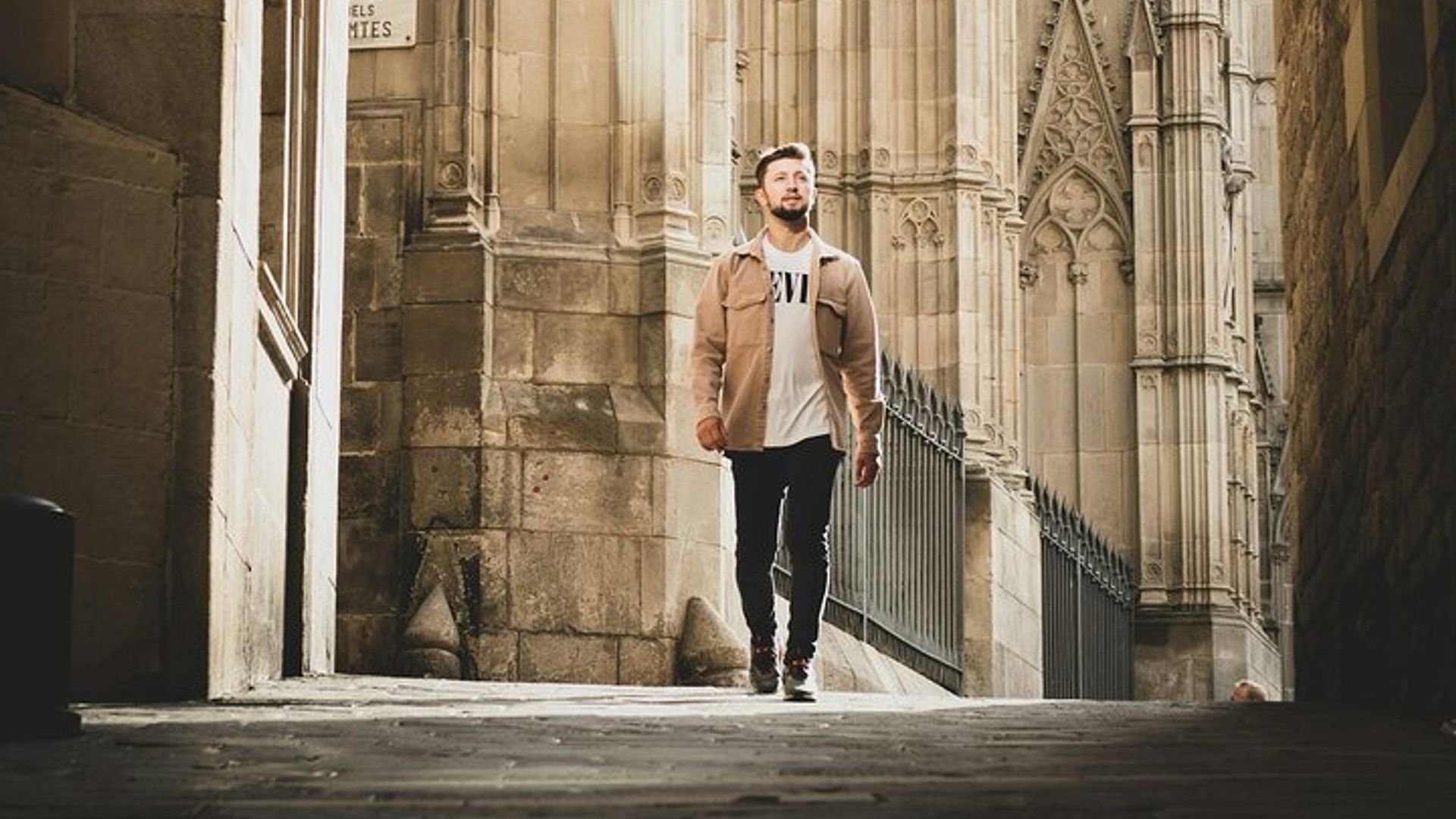 Tour del Quartiere Gotico di Barcellona: Storia, Cultura e Monumenti