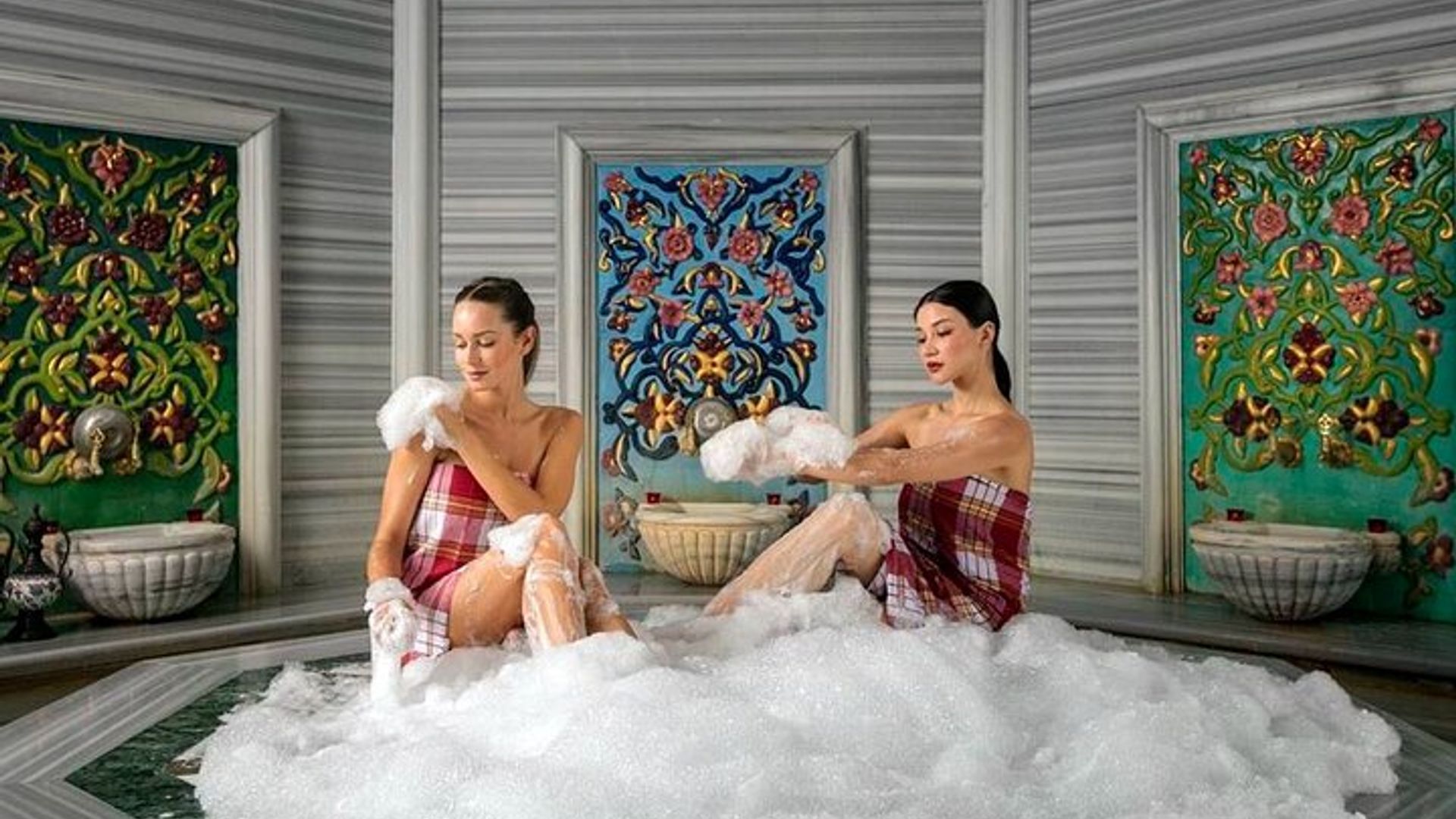 Side Turkish Bath with Full Body Aloe Vera Massage & Transfer