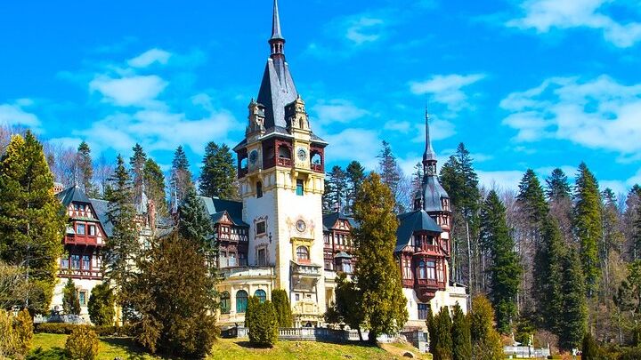 Brasov, Peles, and Bran Castle Day Tour From Bucharest