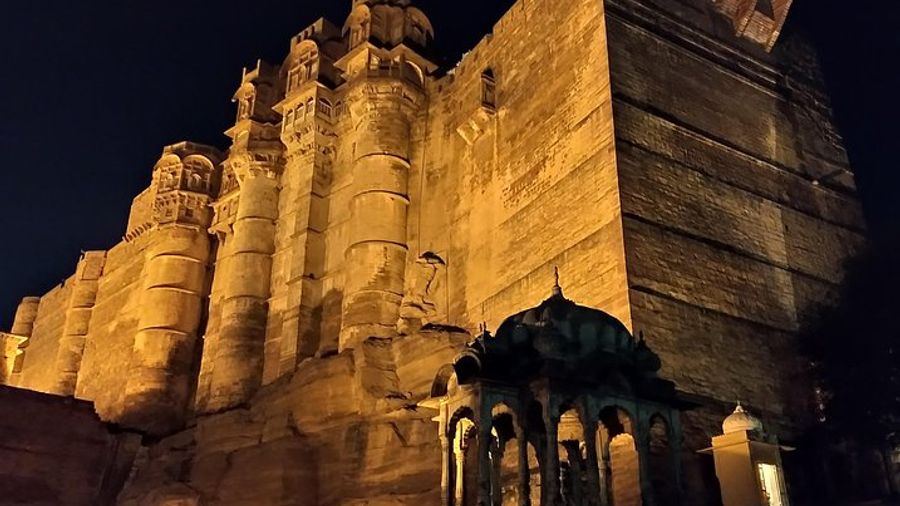 Mehrangarh Fort and Blue City History Tour with Local Guide