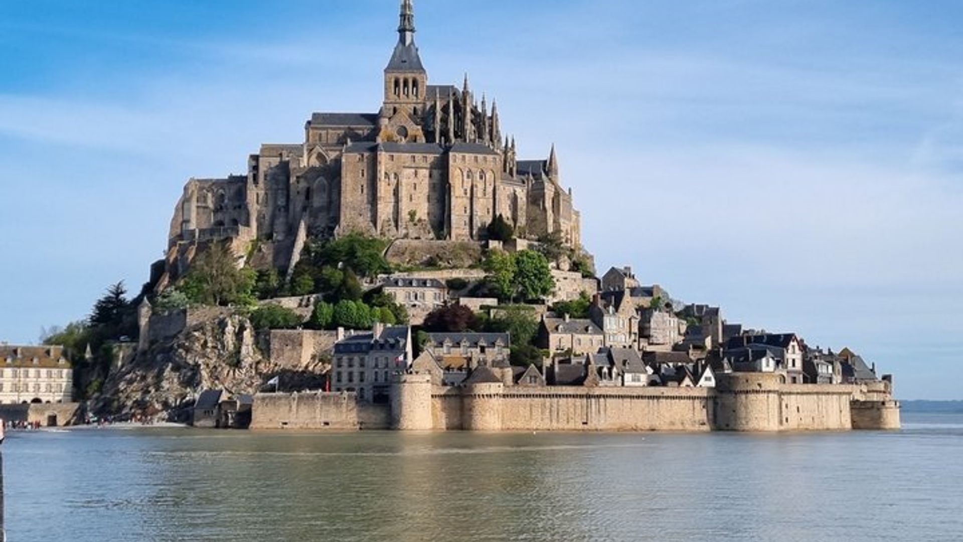Mont-St-Michel Guided Walking Tour With Abbey Ticket