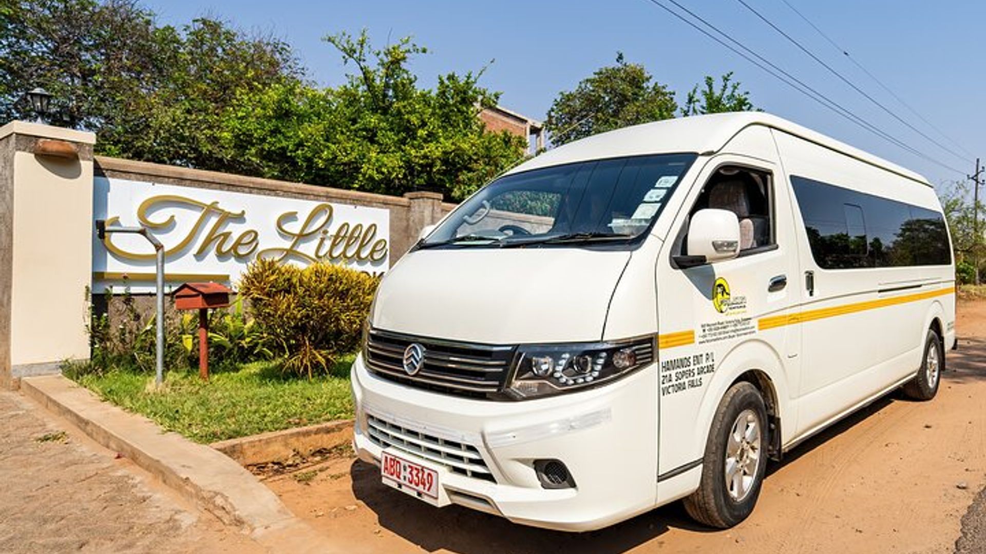 Kwimura hagati yikibuga cyindege cya Victoria na Hoteri ya Victoria