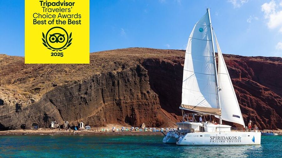 Santorini, Red Beach, and Akrotiri Cruise with BBQ and Drinks