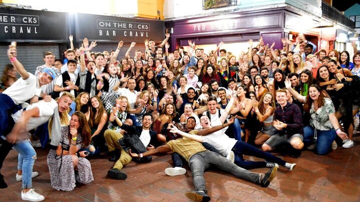 Melbourne Guided Pub and Bar Crawl With Drinks and Discounts