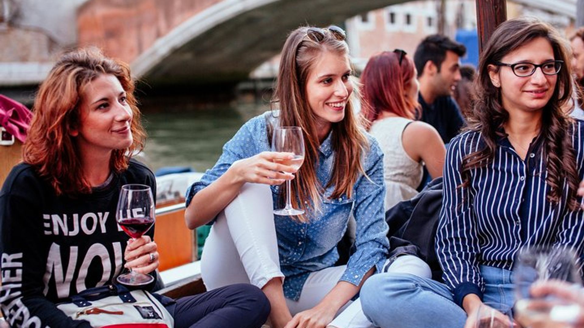 Cannaregio Private Drinks & Bites Nightlife Tour with Local
