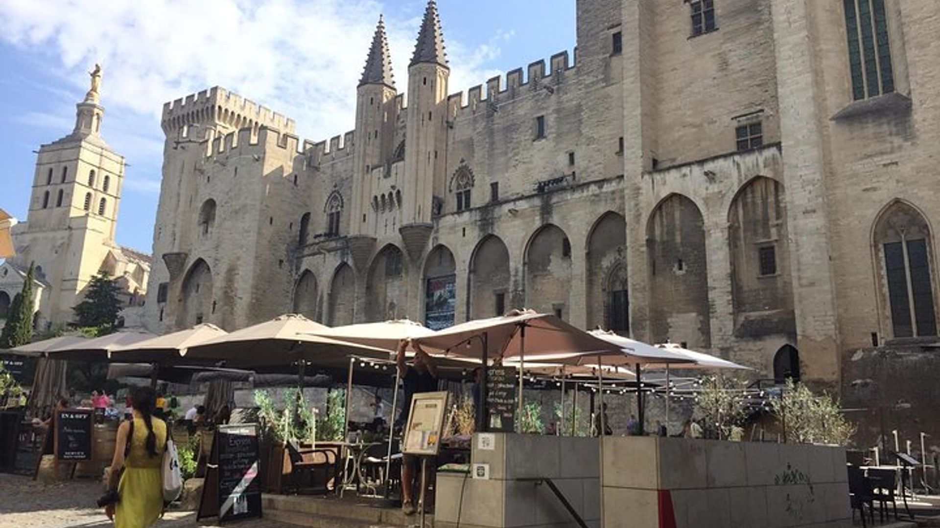Avignon, palais des Papes et dégustation de vins des Côtes du Rhône